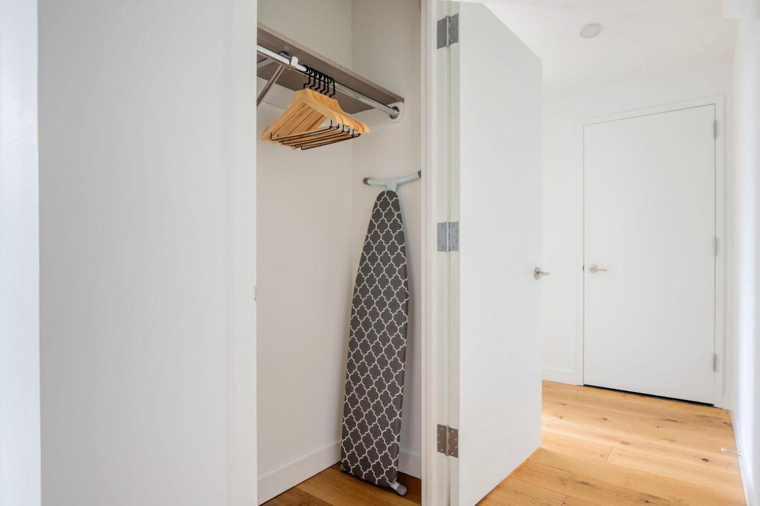 Les 1br W Lounge Gym Roofdeck Nr Park Nyc-1379 Appartement